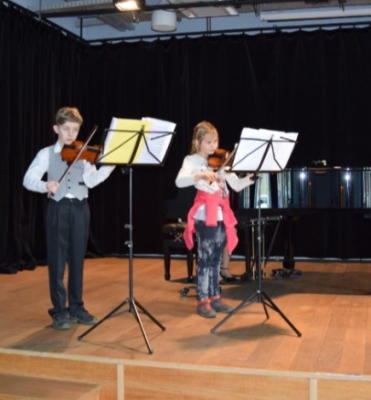 Hudební pozdrav ze ZUŠ Habrmanova jubilantům