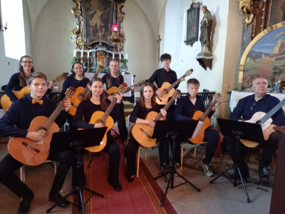 Kytarový orchestr na Noci kostelů
